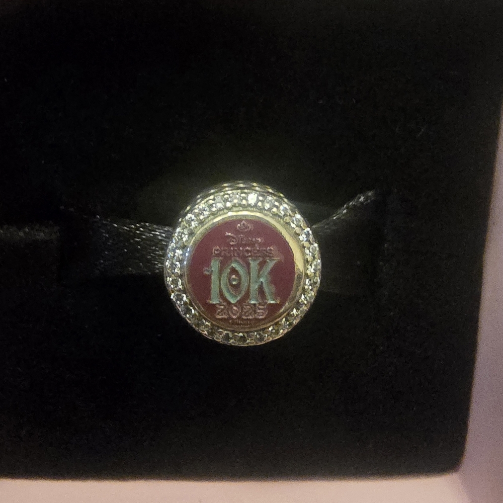 Exclusive Princess Marathon 2025 charm 10k